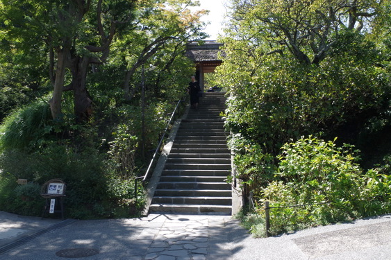 東慶寺の山門は男子禁制の寺の結界でもあった