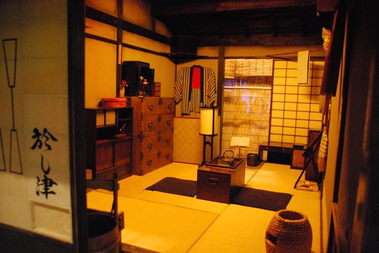 裏長屋のとある部屋 広い間取りの部屋や2部屋タイプ の拡大画像 江戸ガイド